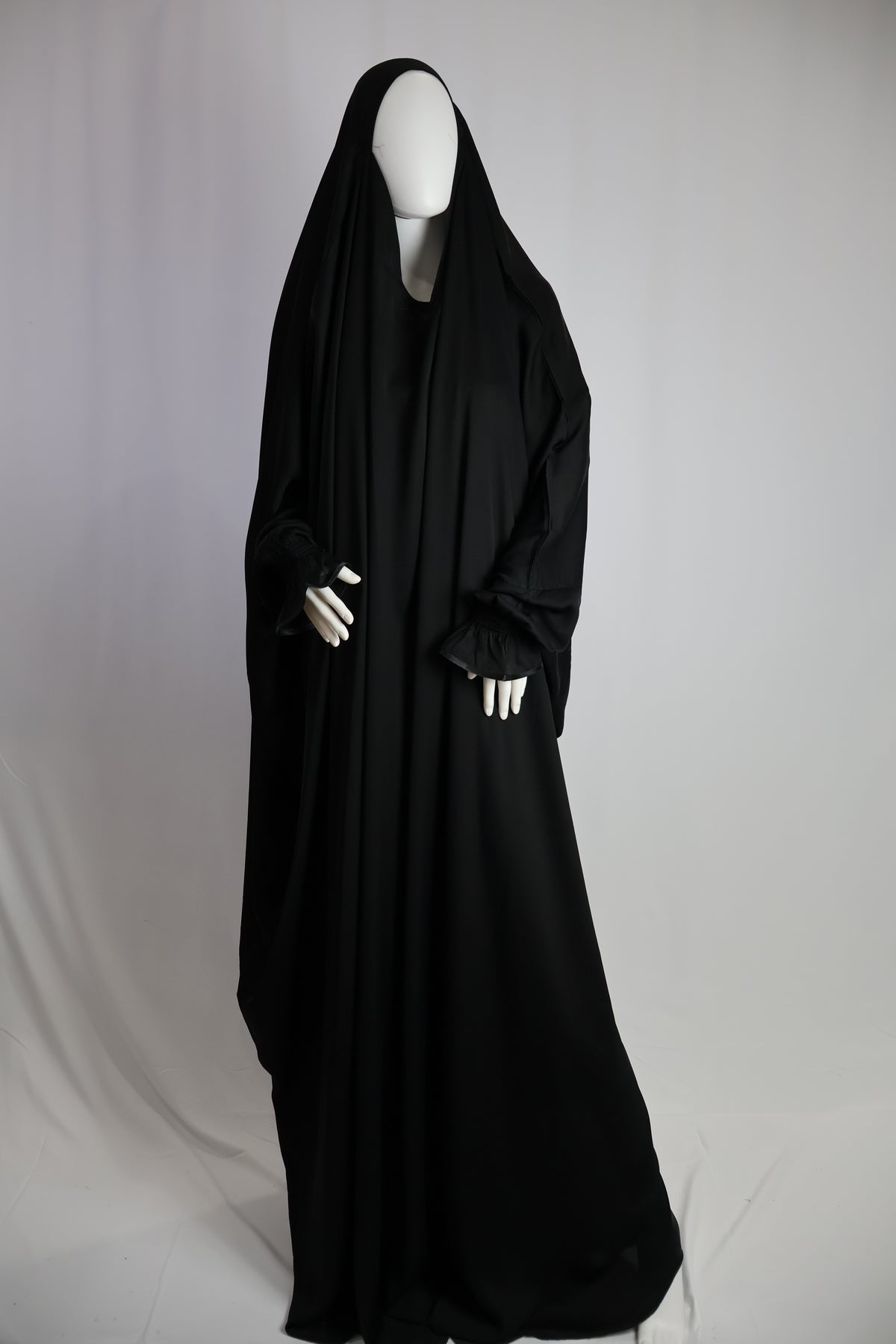 Satin Overhead w. Ruffle sleeve